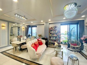 bán nhiều chcc lucky palace q6 vị trí sát q5,11,10. dt 78m2=2pn=4tỷ2 sổ hồng lh: hương