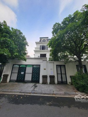 cho thuê biệt thự roman plaza, mặt đường tố hữu. dt 205m2, 4 tầng, mt 10m, full điều hoà, nóng lạnh