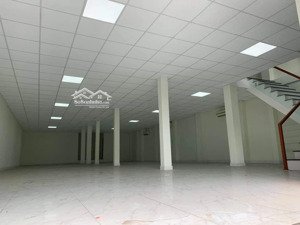 cho thuê mặt bằng nguyễn hữu thọ . 370 m2 . thông suốt . ngang 12 mét