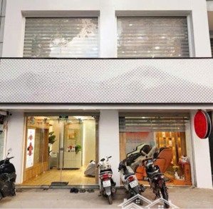 chính chủ cho thuê nhà mặt tiền đường trần hưng đạo, quận 1