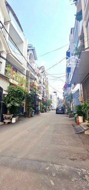 bán nhà chính chủ, khu dân cư nhà lầu đẹp, gần phạm văn đồng