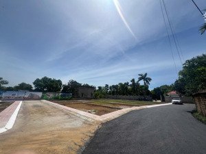 bán đất 100m2 - full thổ cư - 2 mặt tiền - cách fpt 5p - tiện ích đầy đủ - giá tốt nhất thị trường