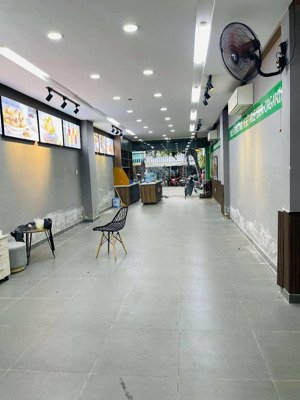 hiếm - nhà 3 tầng - mặt tiền đường lý phục man. q7 - kinh doanh đỉnh