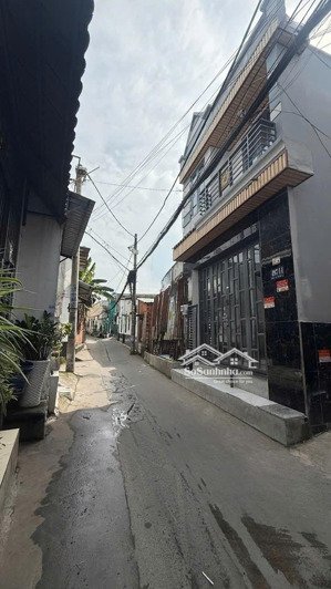 nhà đúc 1 lầu ngay bến xe buýt hiệp thành giá 590tr