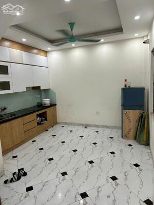 Cho thuê nhà 4 tầng, 4 ngủ,4WC, nhà mới đẹp, điện nước giá dân ngõ 245 Di Trạch,Hoài Đức