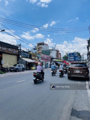 5 tỷ nhà 3 tầng kiên cố hxh vi vu gần hoàng diệu 2 - chắc chắn ko còn căn thứ 2 - ngang 4 vuông