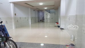 cho sinh viên, nhân viên thuê phòng trọ quận 4