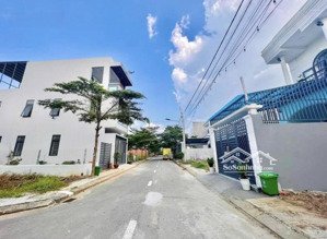 lô đất cực đẹp ngay xã phạm văn hai, bình chánh giá cũng rất đẹp chỉ 1,5 tỷ- 