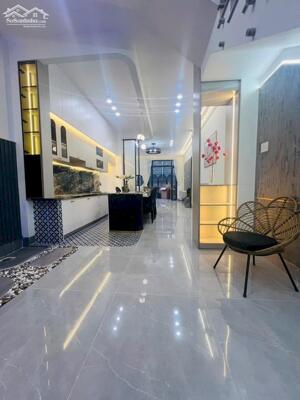 NHÀ MỚI MT Lê Hữu Nghĩa, TP Tân An, CHÍNH CHỦ BÁN NHÀ, giá 1 tỷ 4, gần Aeon Tân An