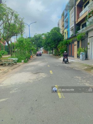 nhà giáp tân bình mặt tiền kinh doanh 4 tầng gần 100m2 vị trí đẹp hiếm có chỉ hơn 11tỷ nhỉnh tl