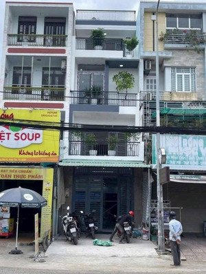 nhà mt đường số 2 kdcvl bhhb bình tân, dt: 4 x 15 đúc 3.5 tấm, đường nhựa 25m có vỉa hè 5m