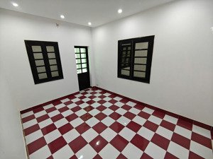 cho thuê nhà riêng cực rộng, mặt tiền 7m, trung tâm cầu giấy. số 102/ngõ 381 nguyễn khang- cầu giấy