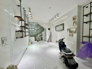 hàng hiếm đống đa chỉ hơn 10m ra mặt phố xã đàn vừa ở vừa kinh doanh cực đỉnh!