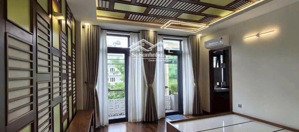 cho thuê nhà đẹp pmh q7 4 tầng 4 phòng ngủ full nt , trệt trống suốt kinh doanh giá 55tr