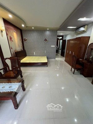 cho thu phòng bancol tách bếp kdc đại phúc gần phạm hùng quận8. s: 40m2. full nội thất. 5,5tr/th.