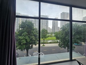 cho thuê tầng 1 làm văn phòng, nhà ở, diện tích 108m2 view công viên the manhattan glory