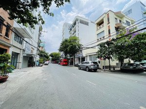 bán toà nhà 8 tầng đường nguyễn thái bình ngang 8m dài 20m, hầm + 7 lầu, giá hơn 41 tỷ. tn 250tr/th