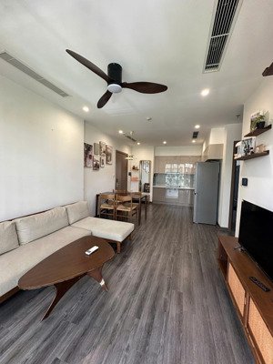 cho thuê căn góc the zenpark 70m2 rộng rãi,full nội thất, free gym, bể bơi,có slot đỗ oto về ở luôn