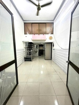 hẻm ba gác nguyễn công trứ q1, trệt lửng 2 lầu 3pn 2wc, 3 máy lạnh, vô ở ngay