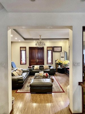 cần bán nhà phân lô, ôtô tránh,kd, phố ngọc khánh quận ba đình, dt 85m x 5 tầng, mt 5,3m gía 29 tỷ