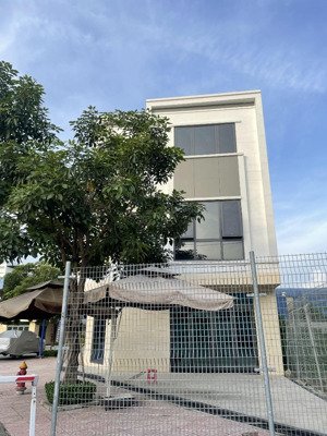 căn góc mặt tiền đẹp ngay tại lavela garden, cư dân đã vào ở, hoàn thiện đầy đủ, công viên nội khu