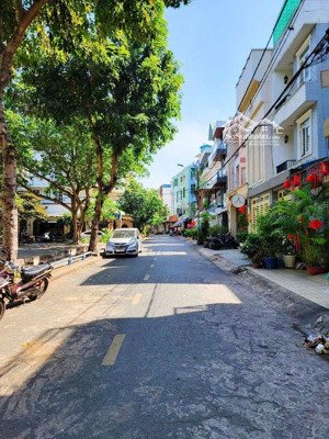 bán nhà 3 tầng mặt tiền kinh doanh hoàng diệu 2, gần metro thủ đức, dt 85m2 ngang 6m2. giá 14.9 tỷ