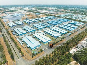bán nhà xưởng kcn đại đăng, diện tích đất: 15hecta, diện tích xưởng: 9hecta. giá 1100tỷ gặp chủ.