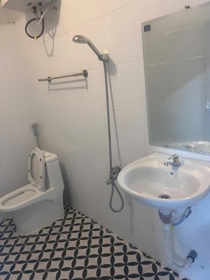 cho thuê nhà riêng, diện tích sử dụng 90m2, ô tô tải đỗ cửa, giá 10 triệu