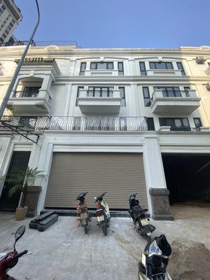 cho thuê nhà liền kề roman plaza tố hữu, 83m2 * 5 tầng, chia phòng, giá 30 triệu, lh 