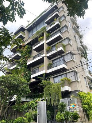 chủ hạ giá cần bán nhanh tòa căn hộ siêu đẹp có hồ bơi gần biển , dòng tiền 280tr/ tháng. giá sụp