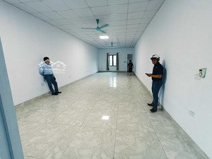 ct nhà mặt đường nguyễn văn giáp, dt 100m, 2 tầng, thông sàn, xe 10 tấn đỗ cửa: kho, văn phòng 16tr