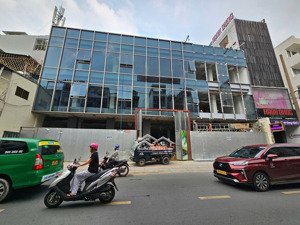 chính chủ cho thuê nhà mặt tiền 22 trần huy liệu, p12, q. phú nhuận, 22x20m, hầm 3 lầu, 