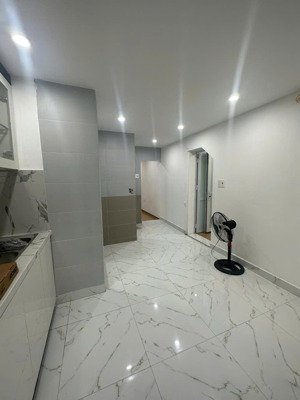 bán căn hộ tập thể 127 nguyễn phong sắc, 60m2, tầng 3, nhà mới sửa chữa đẹp, giá 4,1 tỷ