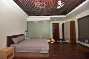 bán toà căn hộ 306m đất ngang 18m x 3 tầng 10p căn hộ dòng tiền 65tr/th mt đường khuê mỹ đông