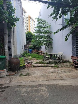 bán lô đất 64m2 ngay chợ an sương, đường lớn, khu an ninh