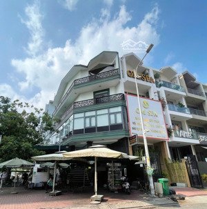 bán nhà phố căn góc 2 mt đ.hoàng trọng mậu himlam quận 7 vị trí khan hiếm gb: 46 tỷ lh: 