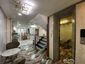 cho thuê nhà mặt phố quận phú nhuận, 104 triệu, 527 m2 view đẹp, nhiều tiện ích .