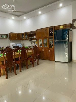 biệt thự 2 tầng rộng rãi, kề ngay sông hàn. giá tốt nhất thị trường 18. x tỷ