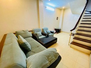 cho thuê nhà 5 tầng tại ngõ 42 yên hòa, dt 30 m2/ sàn, điện nước giá dân, nội thất đầy đủ