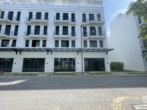 giá rẻ nhất: căn góc shophouse biển vlasta sầm sơn, sẵn sổ lâu dài. lh: 