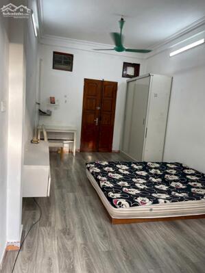 Cho thuê căn hộ tập thể ngõ Nguyễn Chí Thanh, 33m2x2 tầngx2 ngủ.1 wc, 7 triệu/tháng.