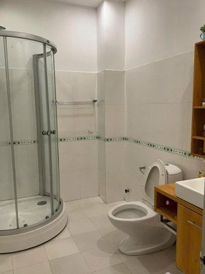 bán nhà mt lê thị bạch cát - tôn thất hiệp q.11.dt: 4x30m 2 lầu st giá 17 tỷ tl 09i1. 481.323 huệ