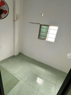 cho thuê nc - nguyễn cửu vân - gần thị nghè - 3x7m - 2pn 1wc - 5,5 triệu tl 