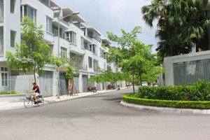 nhiều nhà bán bớt, kđt văn phú, hà đông, 79m2, 5 tầng, thang máy, ô tô trong nhà, chỉ hơn 18 đồng