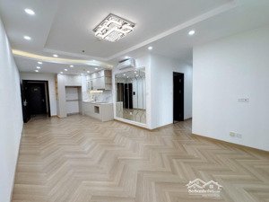 cho thuê căn góc times city 3pn sáng hướng đông nam, có slot xe, giá 20 triêu. lh: 