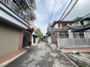 mặt ngõ, 2 ô tô tránh, trung tâm long biên