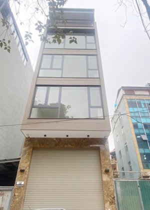 cho thuê nhà ngã tư nguyễn trãi - khuất duy tiến. dt 60m2, 6 tầng thông sàn, thang máy. có pccc