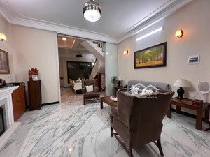 hiếm lắm, bán nhanh nhà 54m2 - 5 tầng - thang máy - ô tô - việt hưng chỉ hơn 9 tỷ