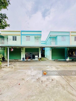 chủ bán nhanh dãy trọ 150m2 ở bàu bàng sát bên trường cấp 2 bàu bàng, full tc, đường 7m . giá 1tỷ2