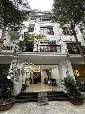 cho thuê lk 90 nguyễn tuân - thanh xuân, 80m2 x 5t, mt:5m. thông sàn, thang máy, đh,nl đầy đủ,...